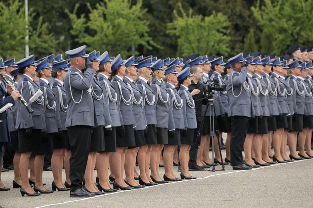 Promocja mianowania na pierwszy stopień policyjny w Wyższej Szkole Policji w Szczytnie / 	Tomasz Waszczuk    /PAP