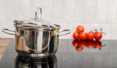 Promocja na garnki MG Home w Biedronce. Zestaw 8 elementów w obniżonej cenie