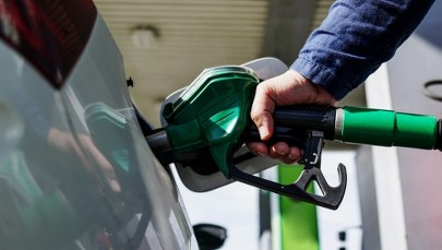 Promocje na stacjach paliw. Można sporo zaoszczędzić