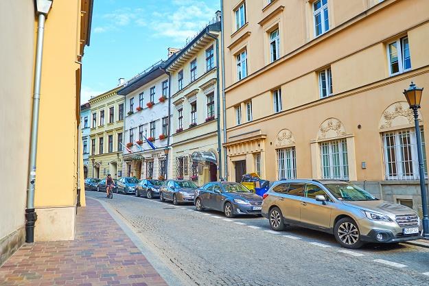 Propozycja nowych stawek za parkowanie w Krakowie - 9 zł, 7 i 5 za godzinę /&copy;123RF/PICSEL