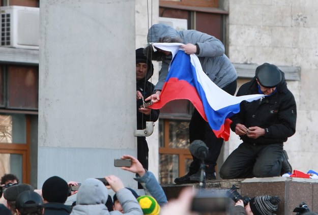 Prorosyjscy demonstranci na Krymie /PHOTOMIG /PAP/EPA
