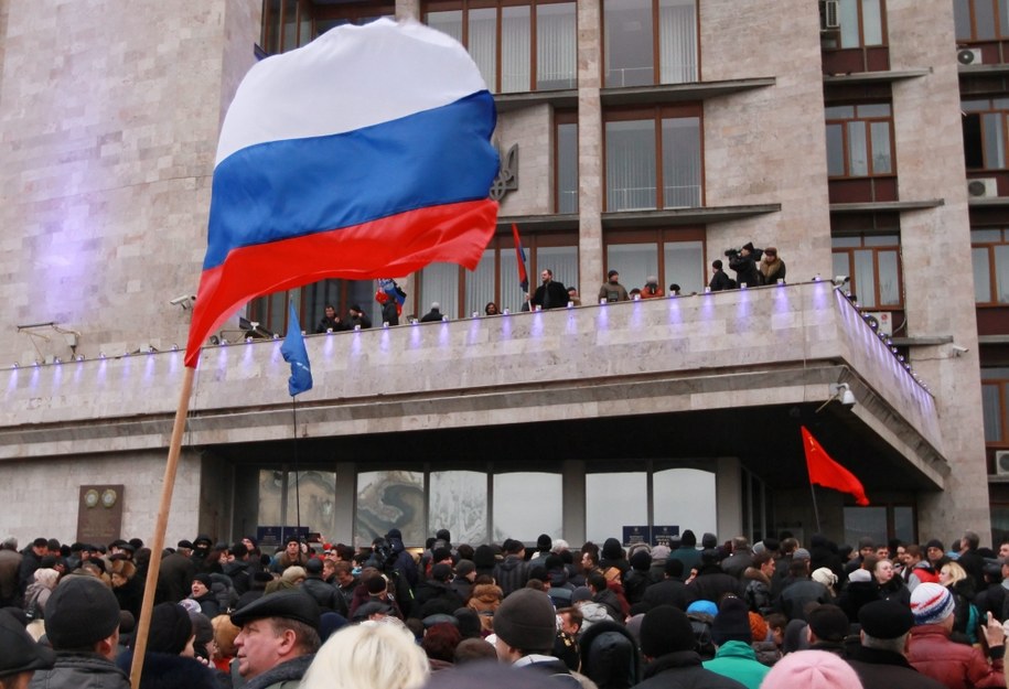 Prorosyjscy demonstranci w Doniecku /PHOTOMIG /PAP/EPA