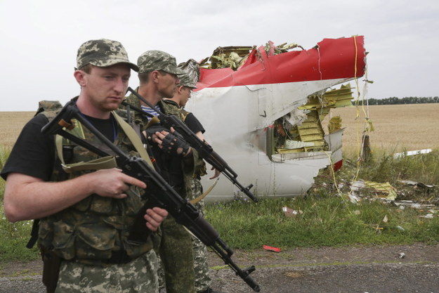 Prorosyjscy separatyści na miejscu katastrofy /ANASTASIA VLASOVA /PAP/EPA
