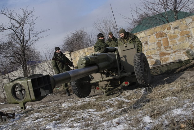 Prorosyjscy separatyści niedaleko Debalcewe w obwodzie donieckim /ALEXANDER ERMOCHENKO /PAP/EPA