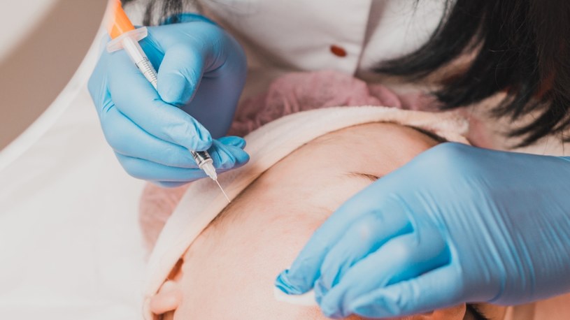 Prosaki powinny być usuwane przez kompetentną osobę /123RF/PICSEL