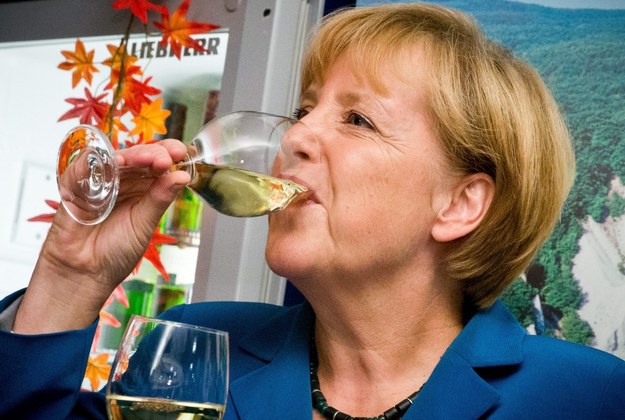 Prost, czyli toast za zwycięstwo! /MICHAEL KAPPELER /PAP/EPA