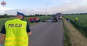 Prosta droga, czołowe zderzenie. Dwie osoby nie żyją