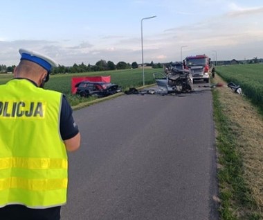 Prosta droga, czołowe zderzenie. Dwie osoby nie żyją