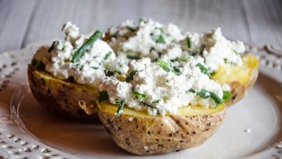 Proste, a dobre. Ziemniaki z grilla z twarożkiem