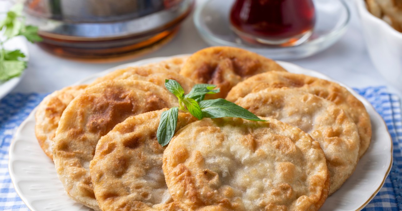 Proste placuszki z mięsnym farszem /esindeniz /123RF/PICSEL