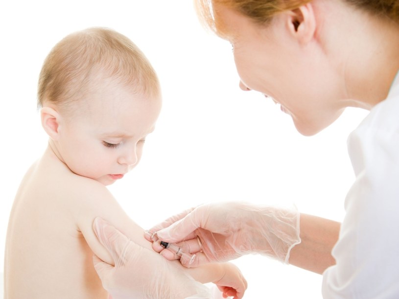 Proste sposoby na złagodzenie nieprzyjemności szczepienia u dziecka /123RF/PICSEL