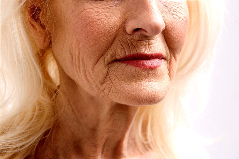Proste, zdrowe nawyki mogą pomóc nam w odsunięciu widma starzenia się skóry /123RF/PICSEL
