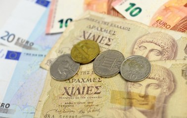 Prosto z Salonik: Limity wypłat z bankomatów, transport publiczny za darmo
