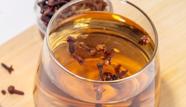 Prosty napój, który oczyszcza jelita i regeneruje wątrobę. Hamuje apetyt na słodycze 