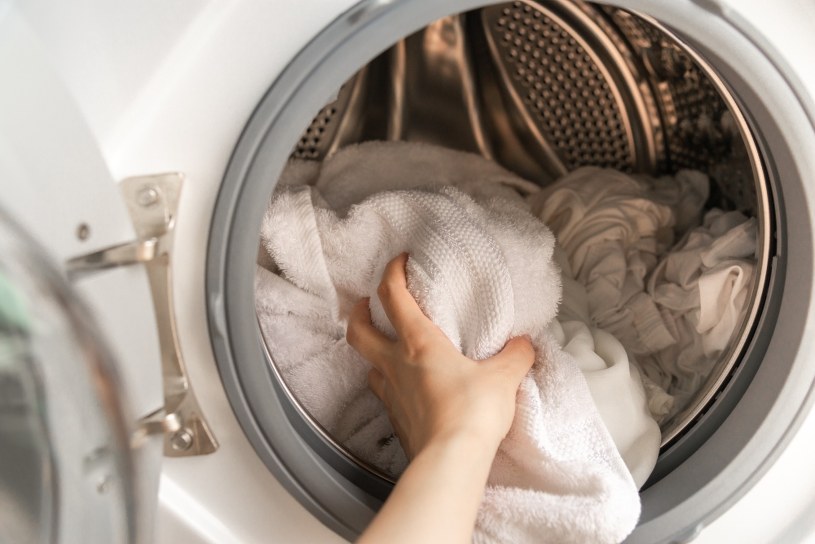 Prosty patent na puszyste ręczniki. Po praniu będą jak z luksusowego SPA