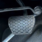 Prosty patent za grosze uratuje auto przed kradzieżą. Złodziej nie da rady