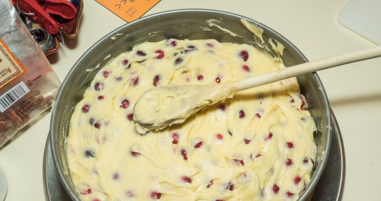 Prosty placek z żurawiną to przepis, który przyda się na święta /melastmohican /123RF/PICSEL