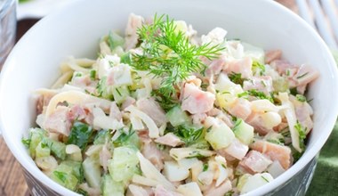 Proteinowa sałatka dla aktywnych. Zaspokaja głód i dodaje energii na długo