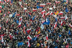 Protest "w obronie demokracji" na Placu Solnym we Wrocławiu