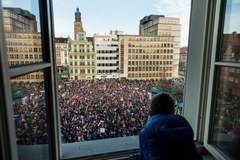 Protest "w obronie demokracji" na Placu Solnym we Wrocławiu