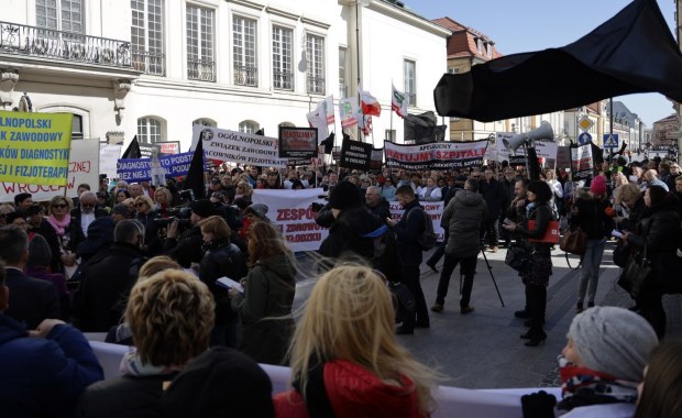 Protest dyrektorów i pracowników szpitali. „To jest stan zawałowy”