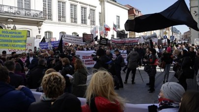 Protest dyrektorów i pracowników szpitali. „To jest stan zawałowy”