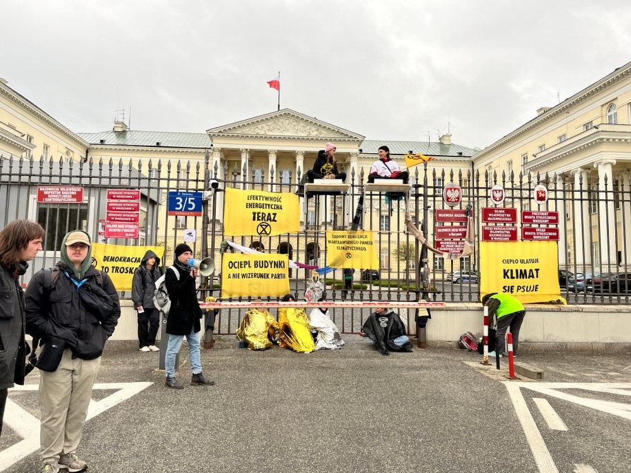 Protest ekologów przed warszawskim ratuszem /Kacper Wróblewski /RMF FM