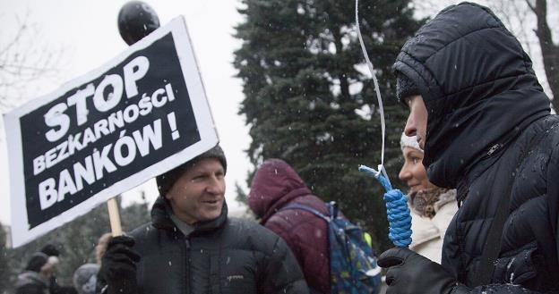 Protest frankowiczów wymierzony w banki. Większość Polaków go jednak nie popiera. Fot. Adam Jagielak /Reporter