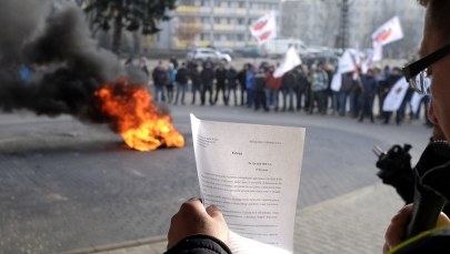Protest górników z kopalni Makoszowy przed SRK. Spółka zapewnia, że nikt nie straci pracy