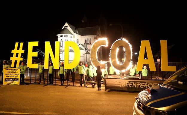 Protest Greenpeace'u przed kościołem w Immerath (z żądaniem zakończenia energetyki opartej na węglu) /EPA
