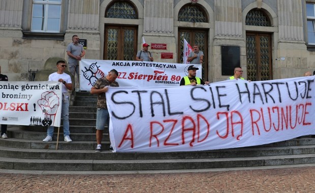 Protest hutników i górników. Zdenerwował ich minister Motyka