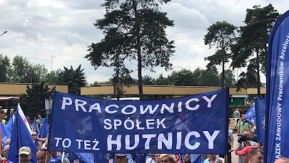 Protest hutników – nie zgadzają się na wygaszenie wielkiego pieca w Krakowie 