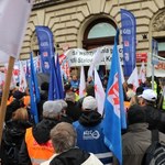 Protest hutników w Krakowie. "Urząd wiedział o wygaszeniu pieca"