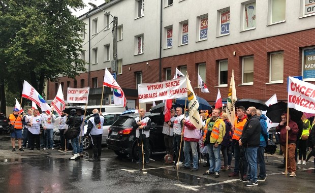 Protest hutników z Częstochowy. "Chcemy inwestora, nie likwidatora" 