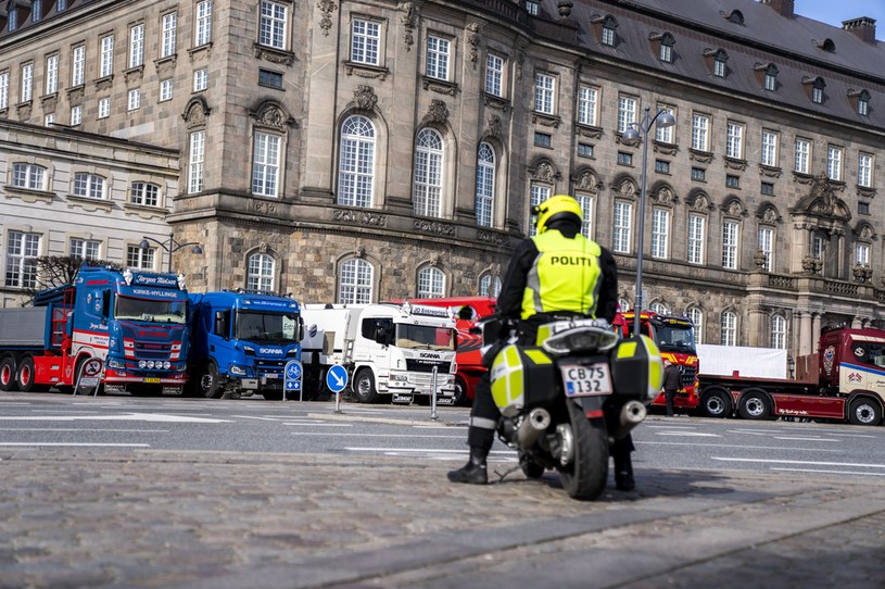 Protest kierowców w Kopenhadze przeciw planom wprowadzenia specjalnej opłaty drogowej nazywanej "podatkiem klimatycznym" /IDA MARIE ODGAARD / Ritzau Scanpix /AFP