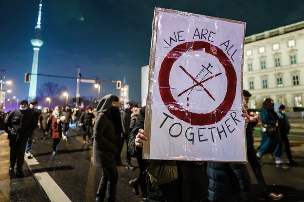 Protest koronasceptyków w Niemczech /CLEMENS BILAN / POOL /PAP/EPA