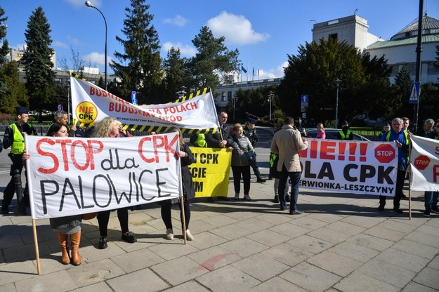 Protest mieszkańców Palowic ( 11.04.2023. ) /Radek Pietruszka /PAP