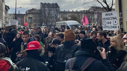 Protest na krakowskim Kazimierzu. Chodzi o mieszkania w kamienicy