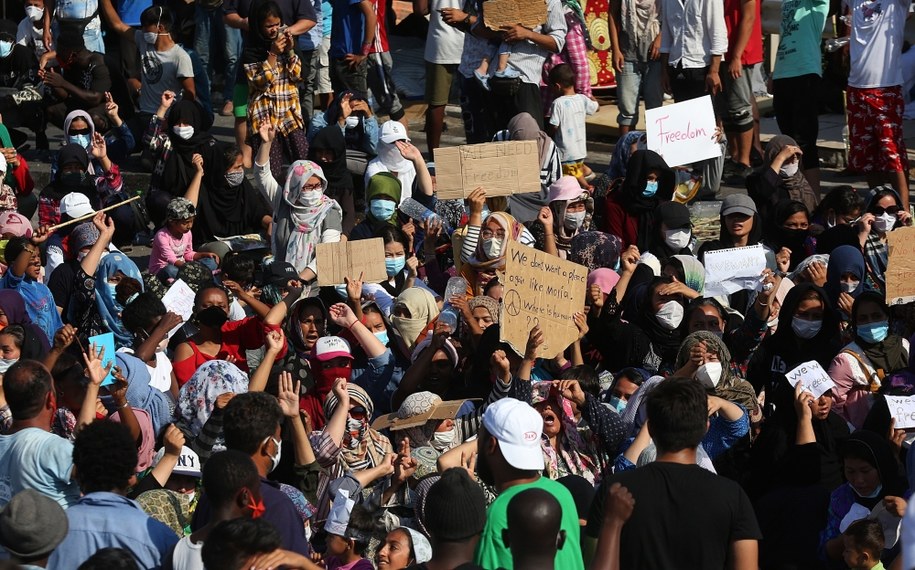 Protest na Lesbos /ORESTIS PANAGIOTOU /PAP/EPA