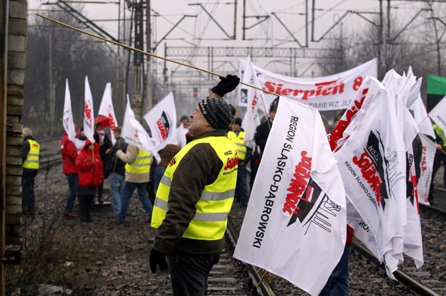 Protest na torach w Katowicach /Andrzej Grygiel /PAP