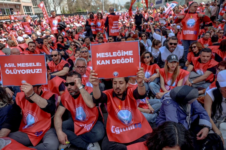 Protest nauczycieli w Ankarze /ADEM ALTAN/AFP /East News