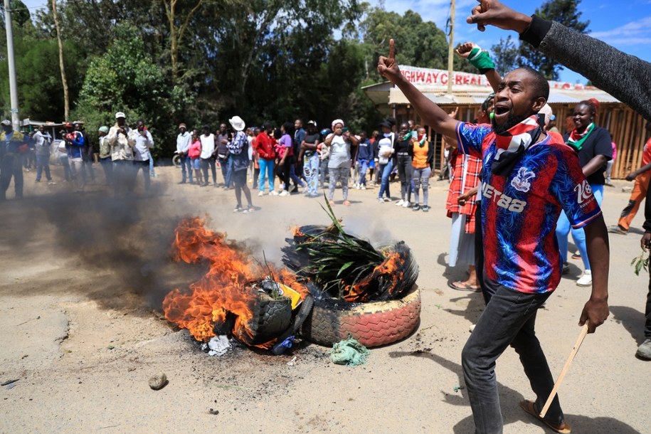 Protest odbywał się przed wjazdem do bazy wojskowej Laikipia w mieście Nanyuki. /STRINGER
