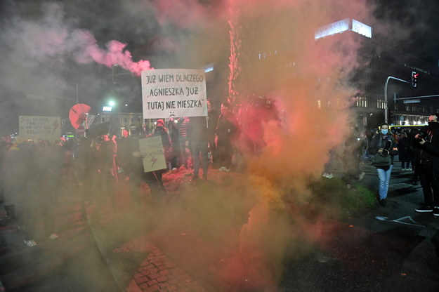 Protest Ogólnopolskiego Strajku Kobiet w Warszawie / 	Radek Pietruszka   /PAP