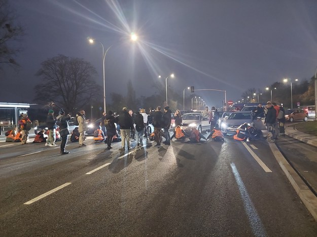 Protest Ostatniego Pokolenia na Wisłostradzie w Warszawie /Ostatnie Pokolenie /Materiały prasowe