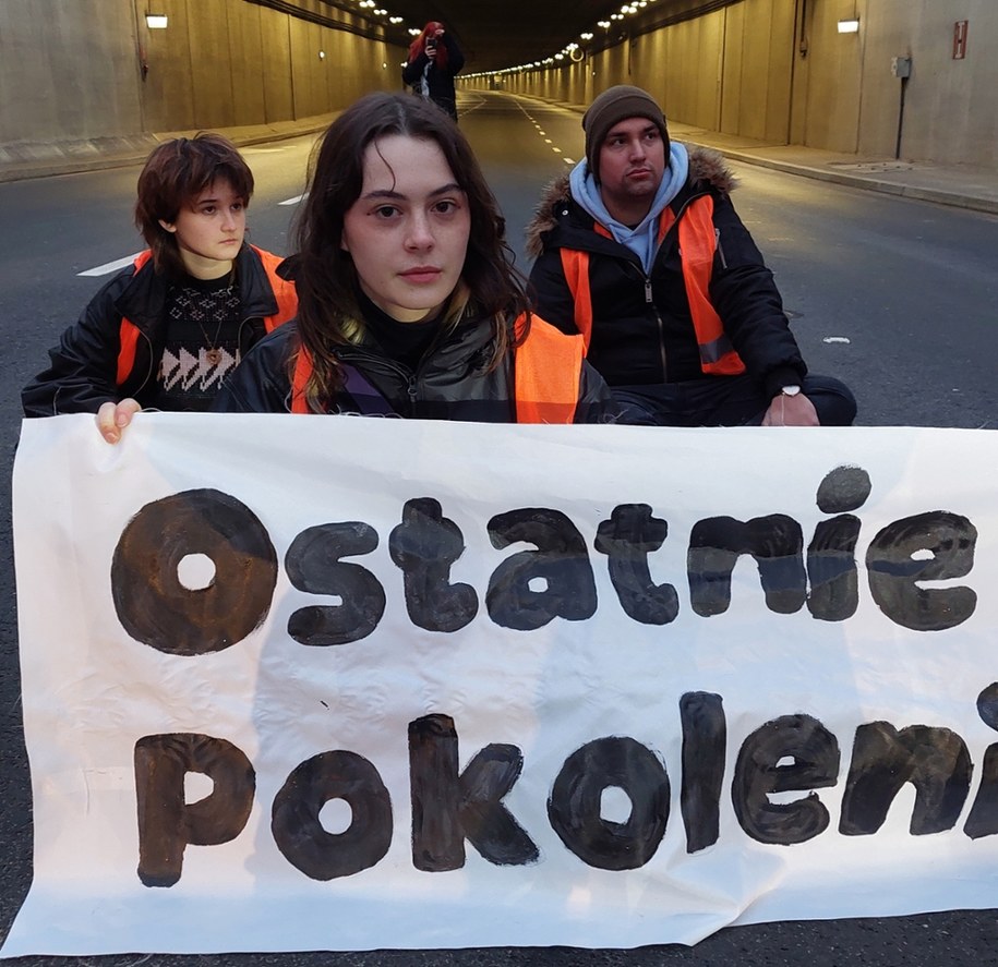 Protest Ostatniego Pokolenia na Wisłostradzie /Materiały prasowe