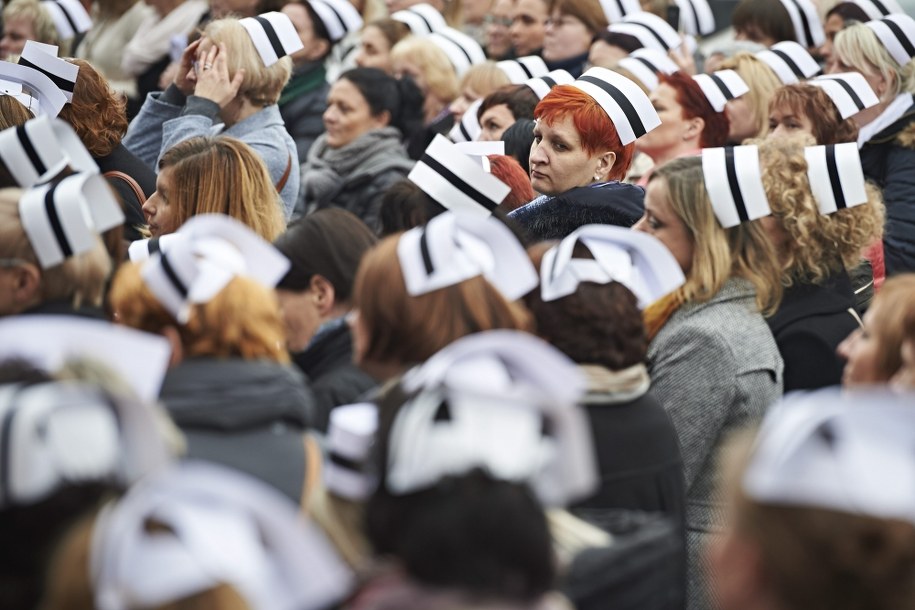 Pielęgniarki będą protestować. "Więcej obowiązków, podwyżek brak"