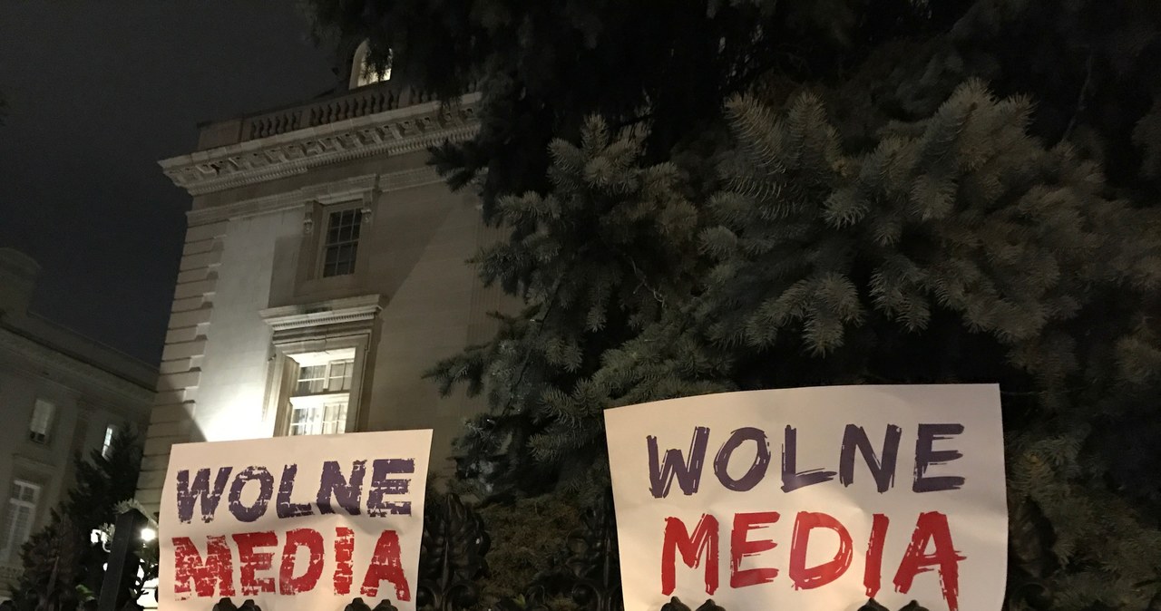 Protest Polonii w USA przed ambasadą