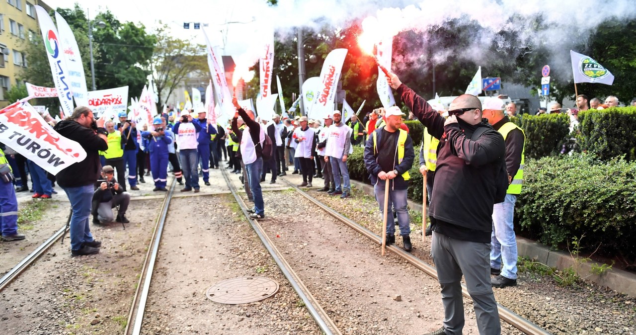 Protest pracowników kopalni i elektrowni Turów. "Praca w