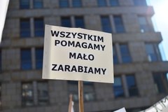 Protest pracowników opieki społecznej w Warszawie