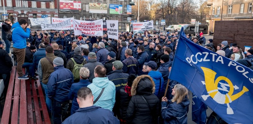 Protest pracowników Poczty Polskiej w Katowicach /PAP